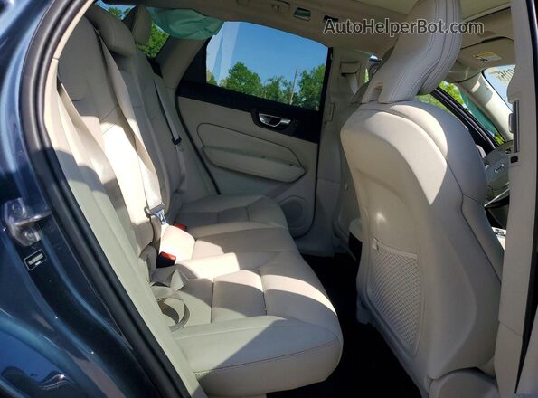 YV4L12RK8N1916109 2022 VOLVO XC60 Gray Սալոնի հետևի տեսք