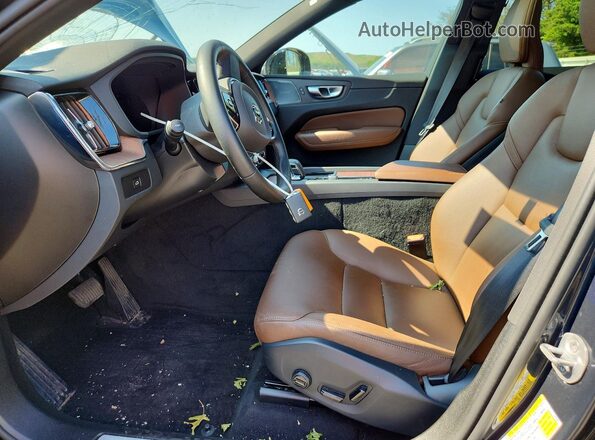 YV4L12RL0R1836933 2024 VOLVO XC60 Синий Вид салона спереди