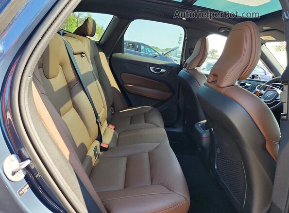 YV4L12RL0R1836933 2024 VOLVO XC60 Синий Вид задней части салона