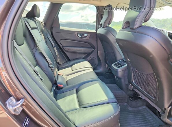 YV4L12RL1N1921645 2022 VOLVO XC60 Угольный Вид задней части салона