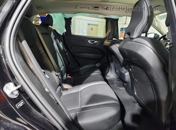YV4L12RL2R1822306 2024 VOLVO XC60 Black Вид задньої частини салону
