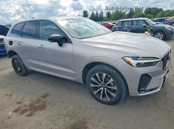 YV4L12RL7R1724274 2024 VOLVO XC60 Серебряный Передняя правая четверть