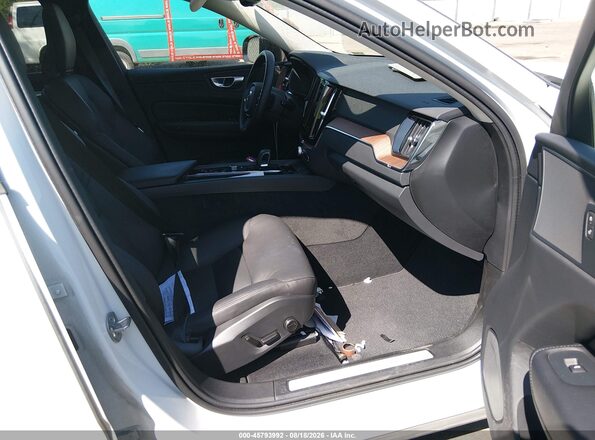 YV4L12RL8R1822584 2024 VOLVO XC60 White Вид салону спереду
