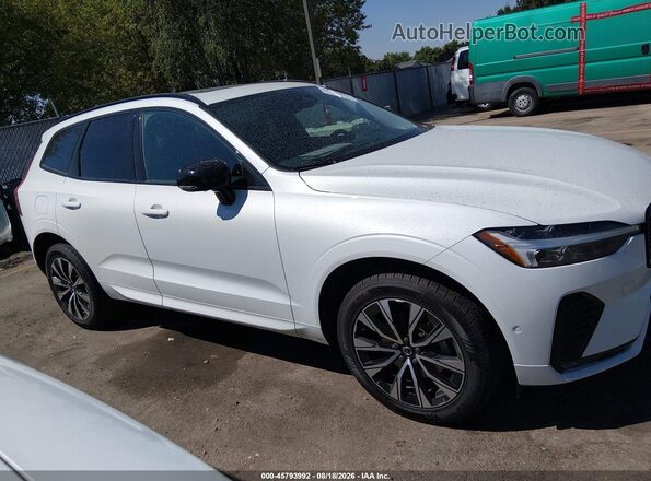 YV4L12RL8R1822584 2024 VOLVO XC60 White Вид задньої частини салону