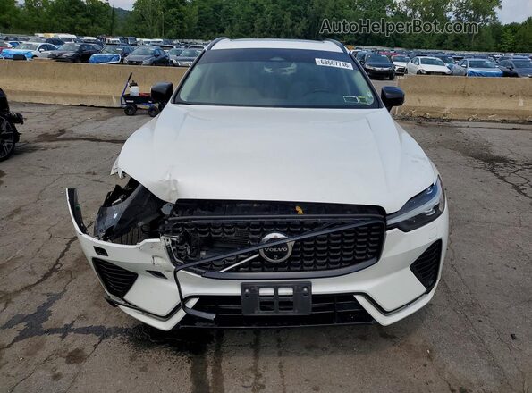 YV4L12RL8R1846495 2024 VOLVO XC60 Белый Вид спереди