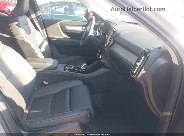 YV4L12UC0S2609331 2025 VOLVO XC40 Blue Սալոնի դիմացի տեսք