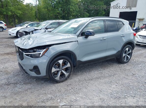 YV4L12UC3T2795755 2026 VOLVO XC40 Серый Передняя левая четверть