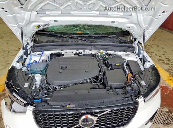 YV4L12UC6T2735551 2026 VOLVO XC40 White Շարժիչի բաժամունքի տեսք