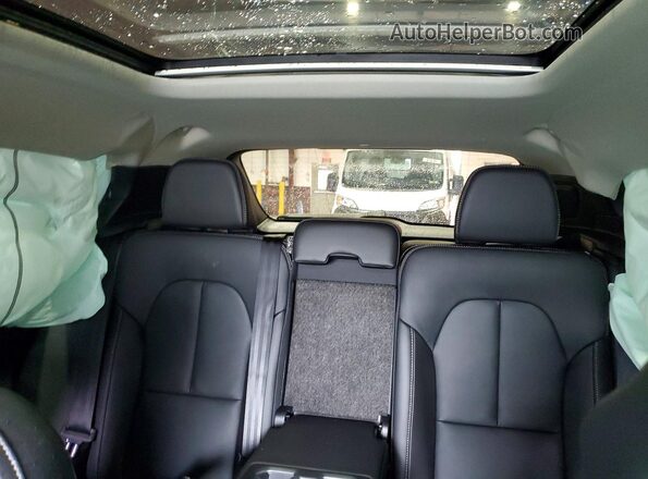 YV4L12UC6T2735551 2026 VOLVO XC40 White Հետևի նստատեղերի տեսք