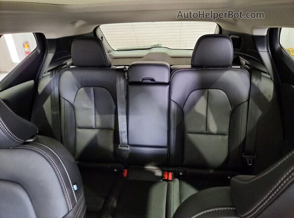 YV4L12UC6T2788024 2026 VOLVO XC40 Синий Вид задних сидений