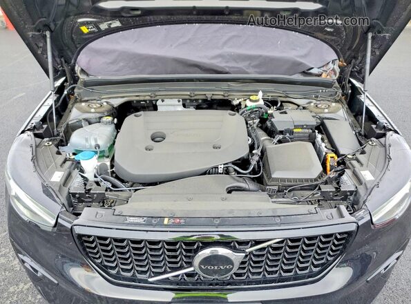 YV4L12UC8S2464443 2025 VOLVO XC40 Black Вид підкапотного простору
