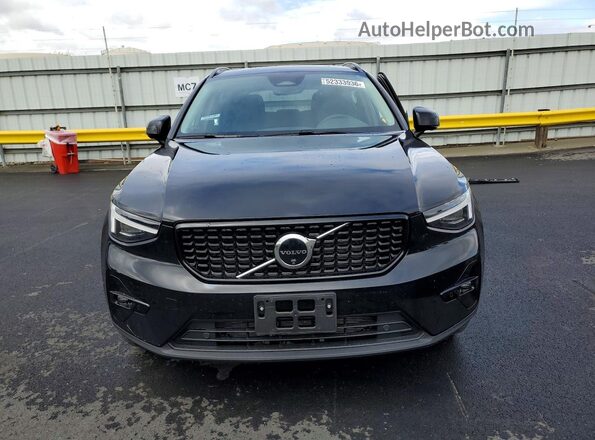 YV4L12UC8S2464443 2025 VOLVO XC40 Black Вид спереду