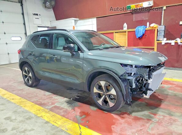 YV4L12UC9T2776904 2026 VOLVO XC40 Gray Delantero derecho