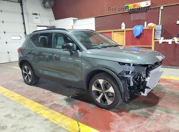 YV4L12UC9T2776904 2026 VOLVO XC40 Gray 