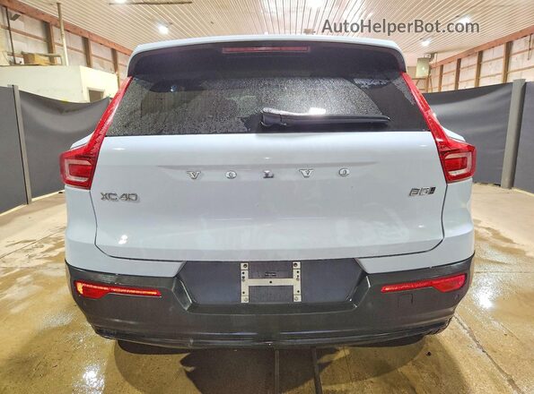 YV4L12UCXT2788107 2026 VOLVO XC40 Gray Widok z tyłu
