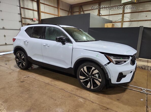 YV4L12UCXT2788107 2026 VOLVO XC40 Gray 