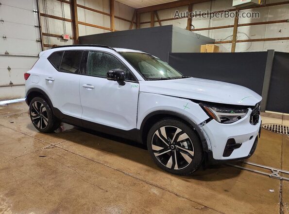 YV4L12UCXT2788107 2026 VOLVO XC40 Gray Przód prawy