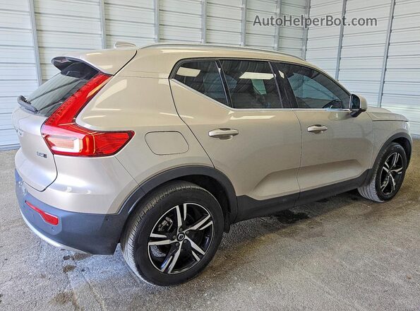 YV4L12UEXP2044675 2023 VOLVO XC40 Silver უკანა მარჯვენა