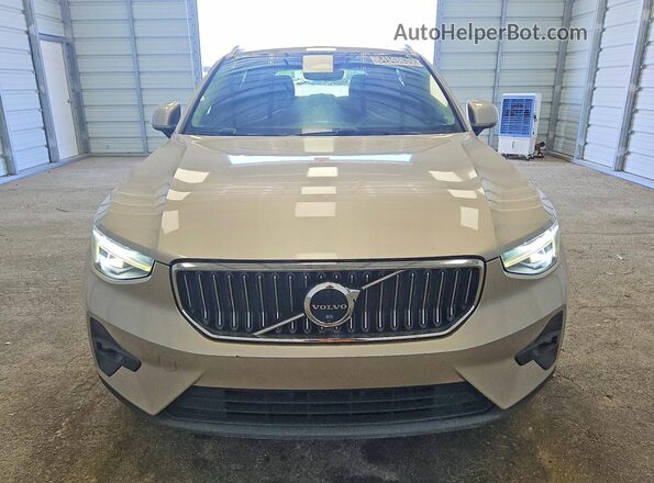 YV4L12UEXP2044675 2023 VOLVO XC40 Silver წინა ხედი