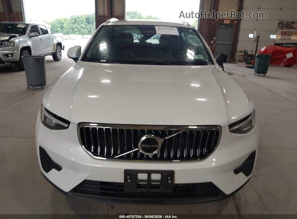 YV4L12UJ0S2510992 2025 VOLVO XC40 Белый Вид щитка приборов