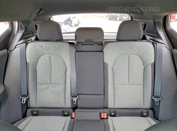 YV4L12UJ7S2543813 2025 VOLVO XC40 White Հետևի նստատեղերի տեսք