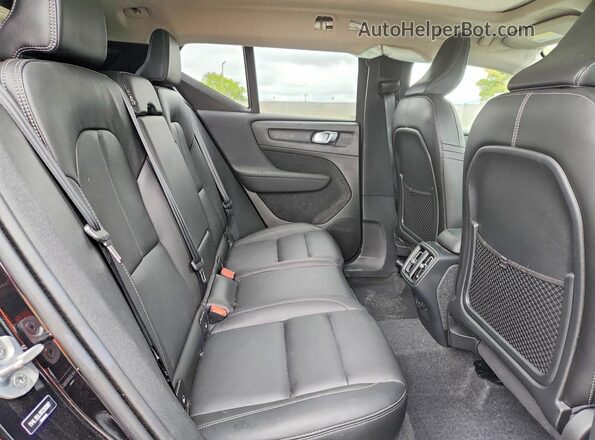 YV4L12UL0R2293987 2024 VOLVO XC40 Black Vista interior trasera