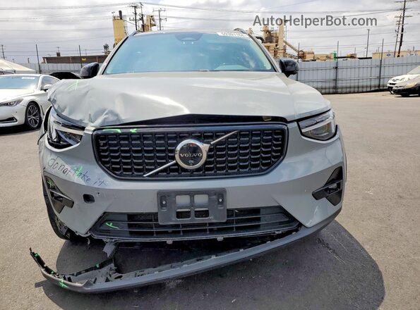 YV4L12UL5R2364567 2024 VOLVO XC40 Gray Front view