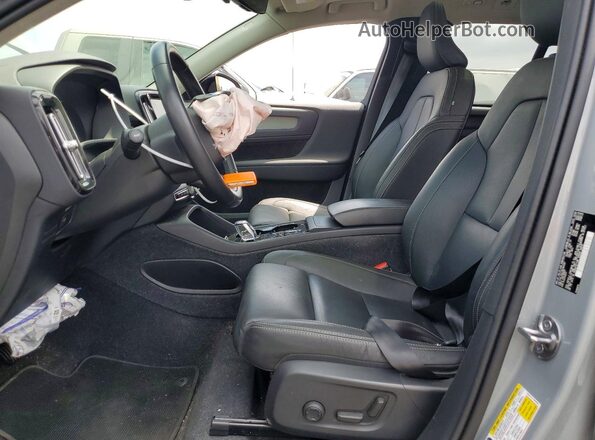 YV4L12UL5R2364567 2024 VOLVO XC40 Gray Front interior view