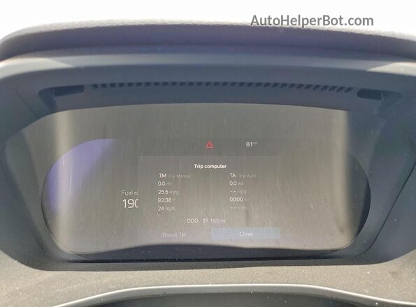 YV4L12UL5R2364567 2024 VOLVO XC40 Gray Instrument cluster view