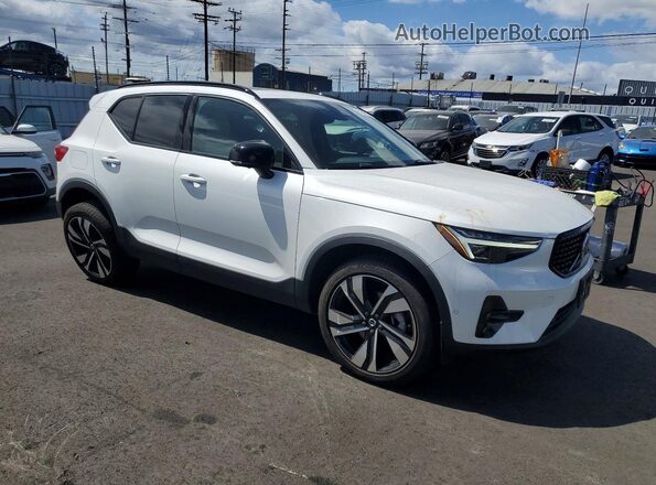 YV4L12UL7R2362268 2024 VOLVO XC40 White Przód prawy