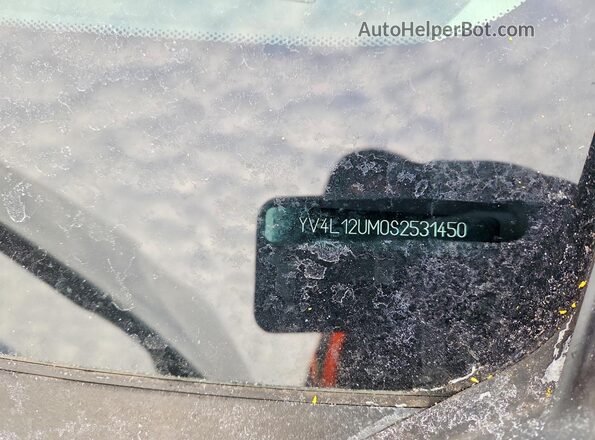 YV4L12UM0S2531450 2025 VOLVO XC40 White Vista de la etiqueta del VIN