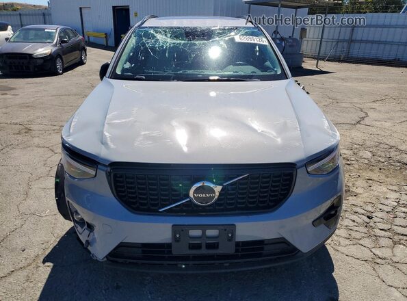 YV4L12UM2R2299864 2024 VOLVO XC40 Серый Вид спереди