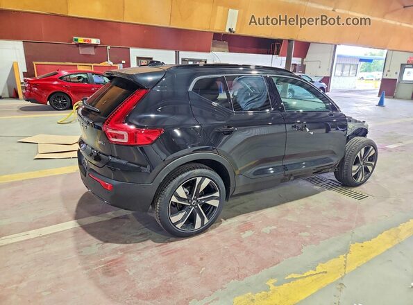 YV4L12UM6T2797640 2026 VOLVO XC40 Black Հետևի աջ
