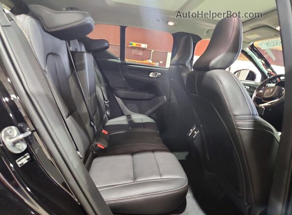 YV4L12UM6T2797640 2026 VOLVO XC40 Black Սալոնի հետևի տեսք