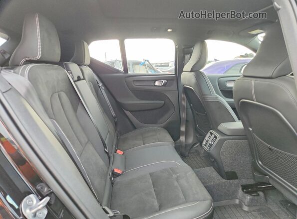YV4L12UM8S2572294 2025 VOLVO XC40 Black უკანა სალონის ხედი