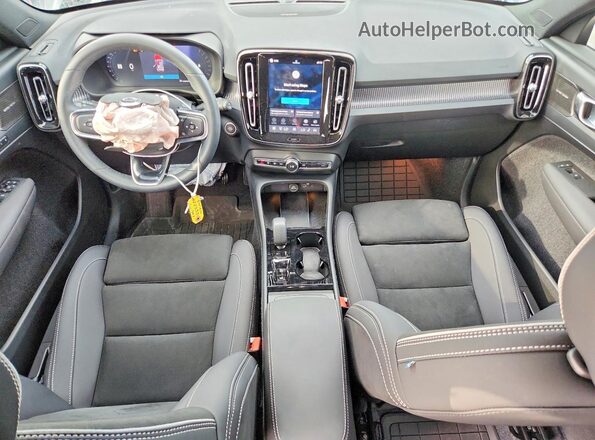 YV4L12UM8S2572294 2025 VOLVO XC40 Black წინა პანელის ხედი