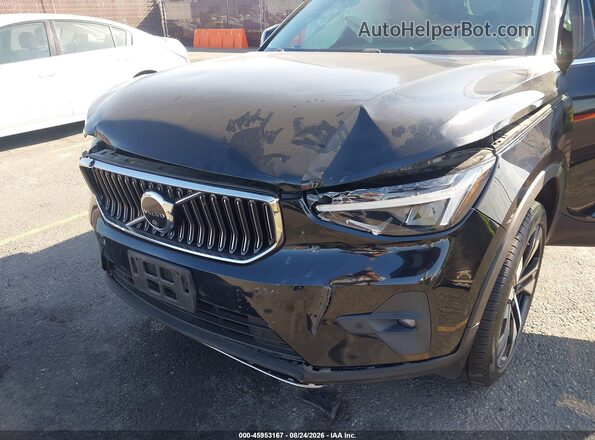 YV4L12UN0P2938975 2023 VOLVO XC40 Black Вид спереду