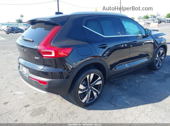 YV4L12UN0P2938975 2023 VOLVO XC40 Black Задня права чверть