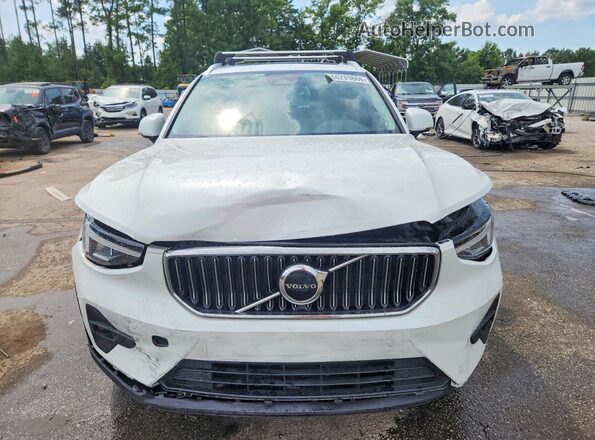 YV4L12UN6P2954629 2023 VOLVO XC40 White წინა ხედი