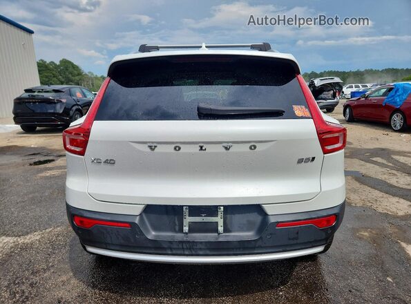 YV4L12UN6P2954629 2023 VOLVO XC40 White უკანა ხედი