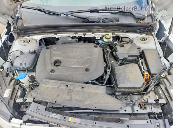 YV4L12UN6P2954629 2023 VOLVO XC40 White ძრავის განყოფილების ხედი