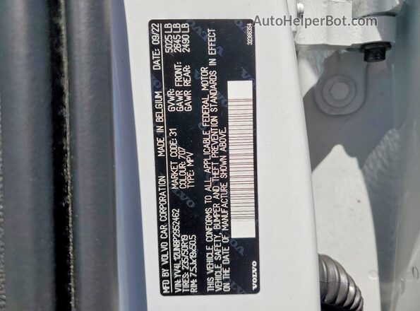YV4L12UN8P2952462 2023 VOLVO XC40 White Vista de la etiqueta del VIN