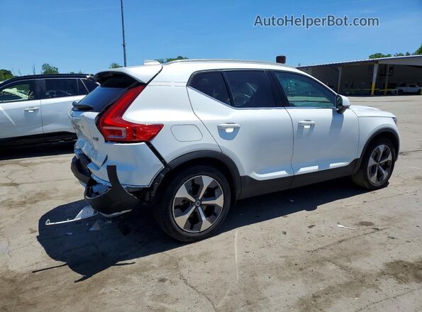 YV4L12UN8P2952462 2023 VOLVO XC40 White Trasero derecho