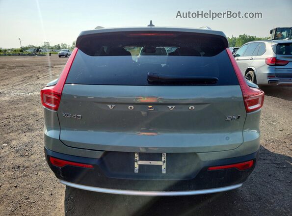 YV4L12UV7P2022942 2023 VOLVO XC40 Green Вид ззаду