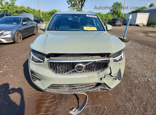 YV4L12UV7P2022942 2023 VOLVO XC40 Green Вид спереду