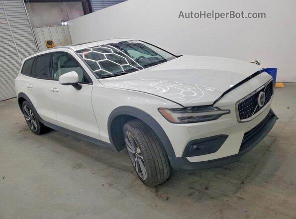 YV4L12WK6S2146776 2025 VOLVO V60 White Передня права чверть