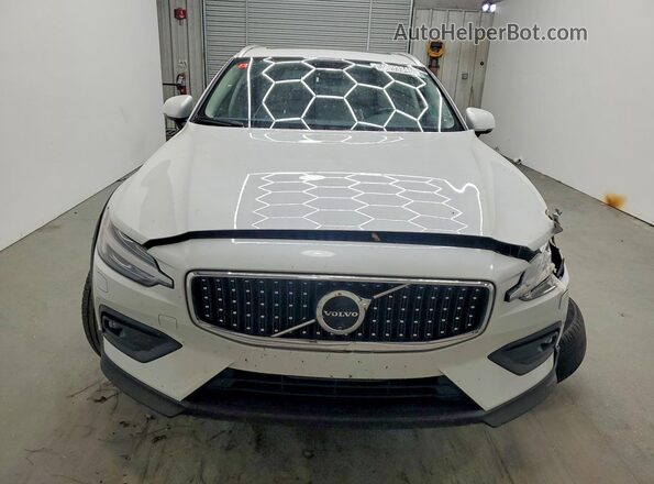 YV4L12WK6S2146776 2025 VOLVO V60 White Вид спереду
