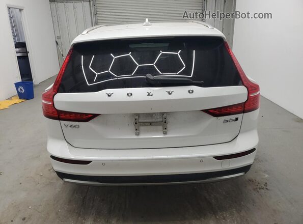 YV4L12WK6S2146776 2025 VOLVO V60 White 