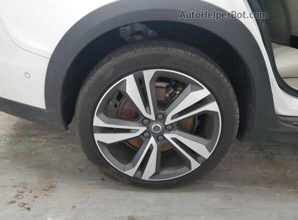 YV4L12WK6S2146776 2025 VOLVO V60 White 