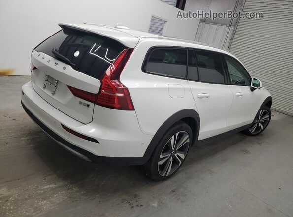 YV4L12WK6S2146776 2025 VOLVO V60 White 